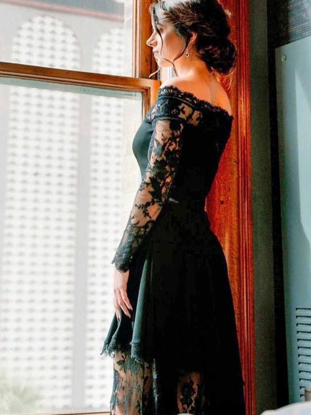Alexander McQueen Off-the-Shoulder Lace Illusion High-Low Gown Black - Picture 7 of 8